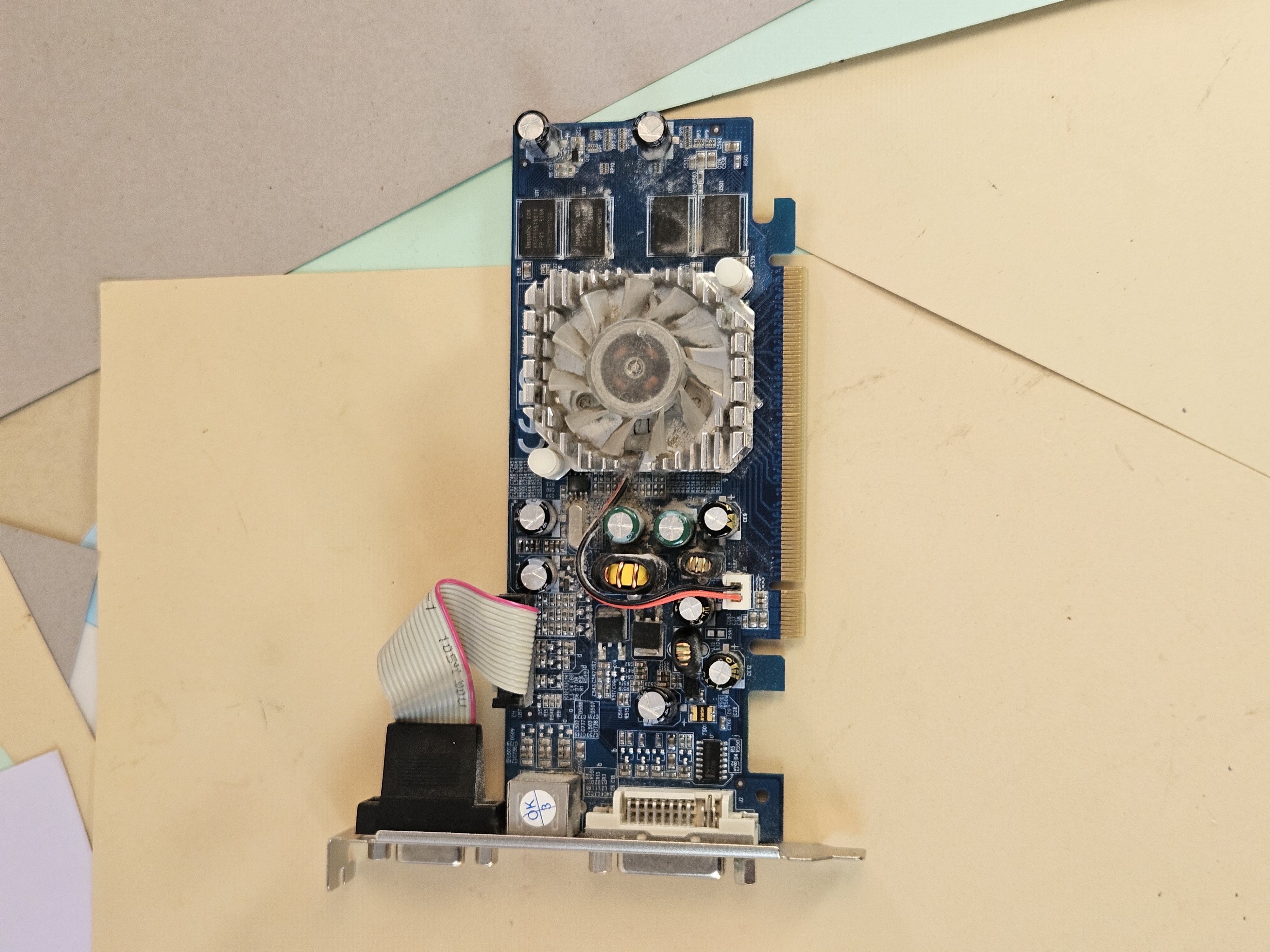 Blue PCIe VGA DVI Graphics Card 3DFR7300LEE