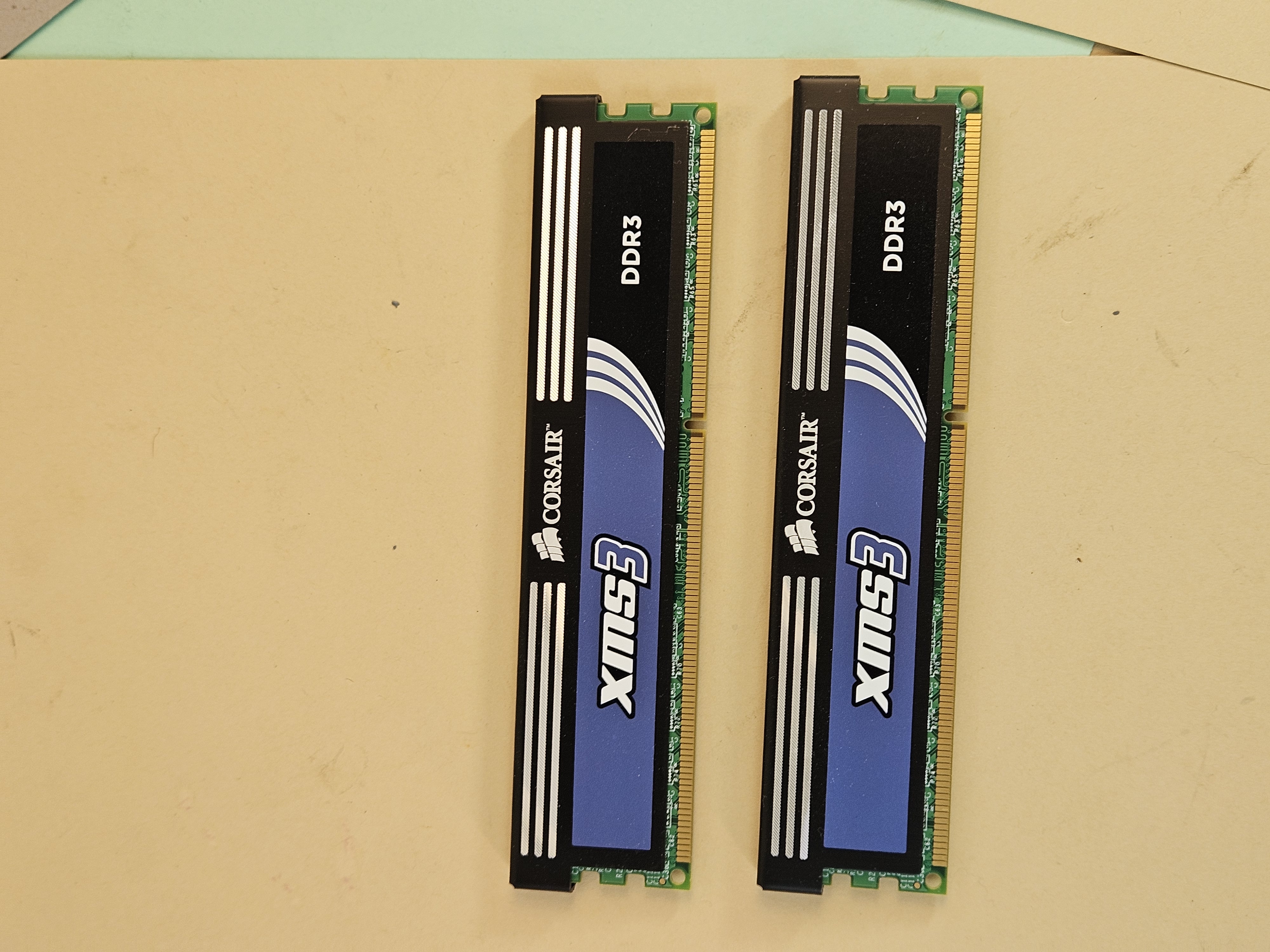 Corsair XMS3 CMX4GX3M2A1600C8 DDR3 4GB Kit 2x2GB