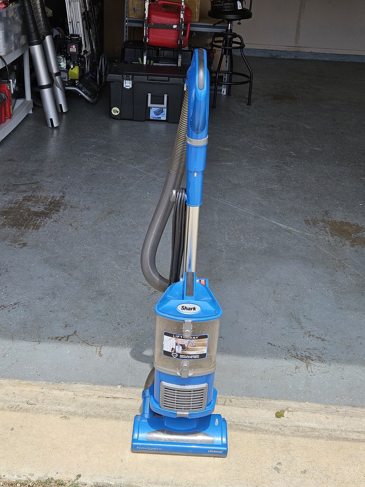 Shark Navigator Lift-Away Upright Vacuum
