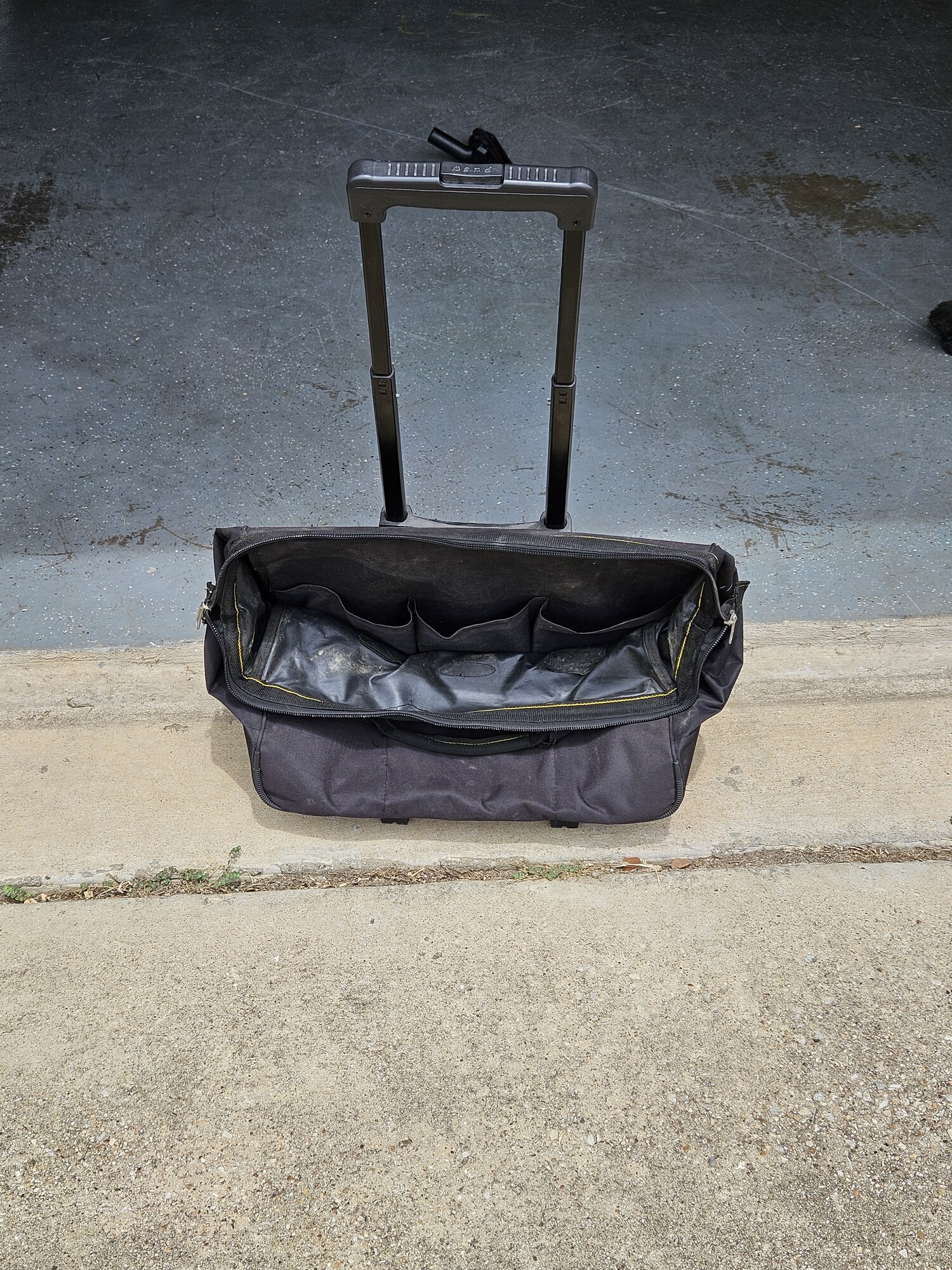 Black Rolling Tool Bag With Telescoping Handle