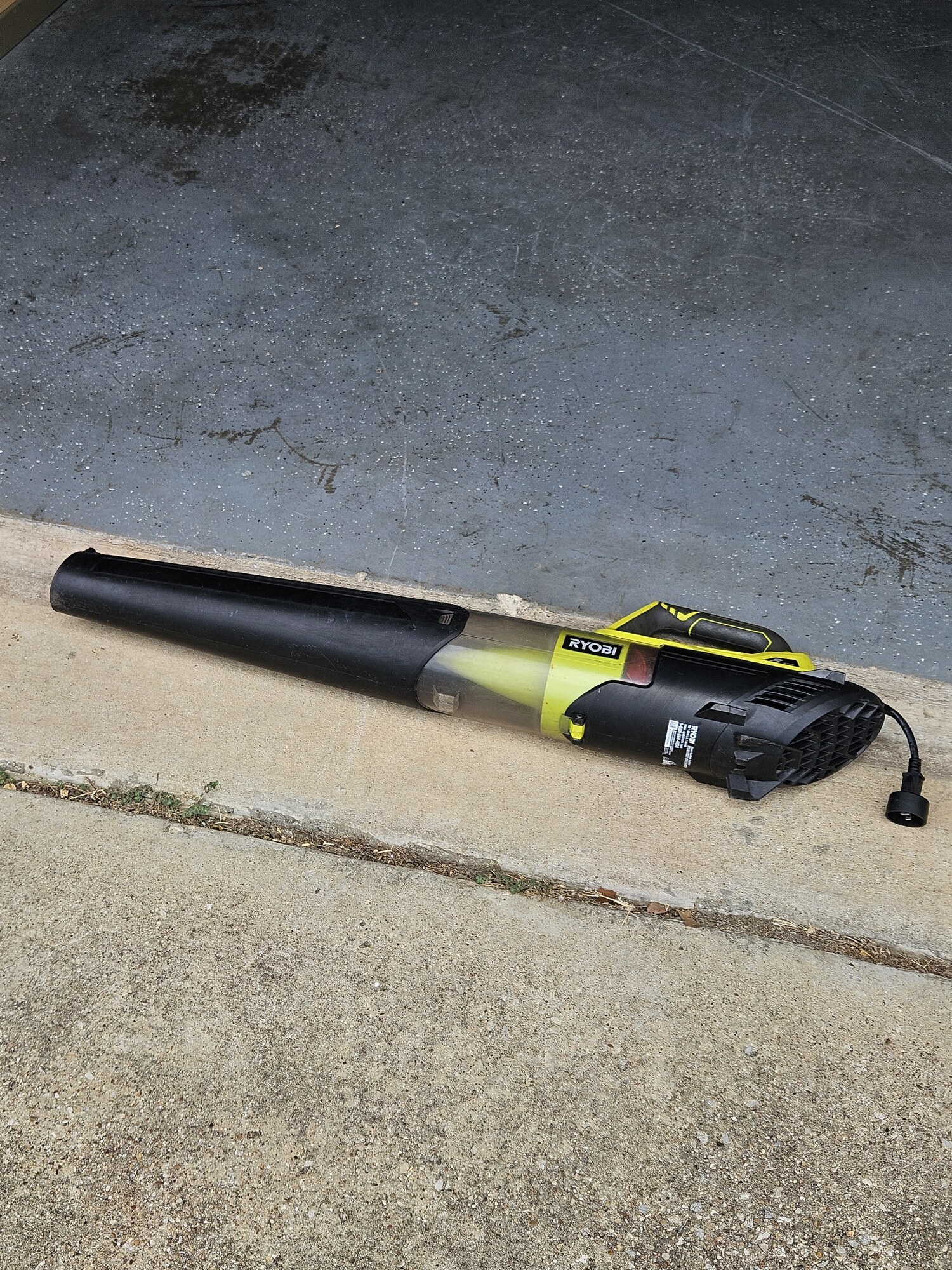 Ryobi RY421021 8 Amp Corded Blower/Sweeper