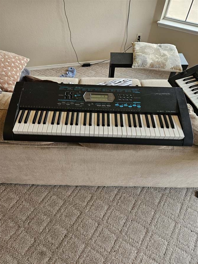 Casio CTK-2100 61-Key Electronic Keyboard